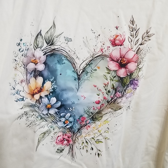 NWOT floral heart cotton t-shirt - Picture 2 of 4